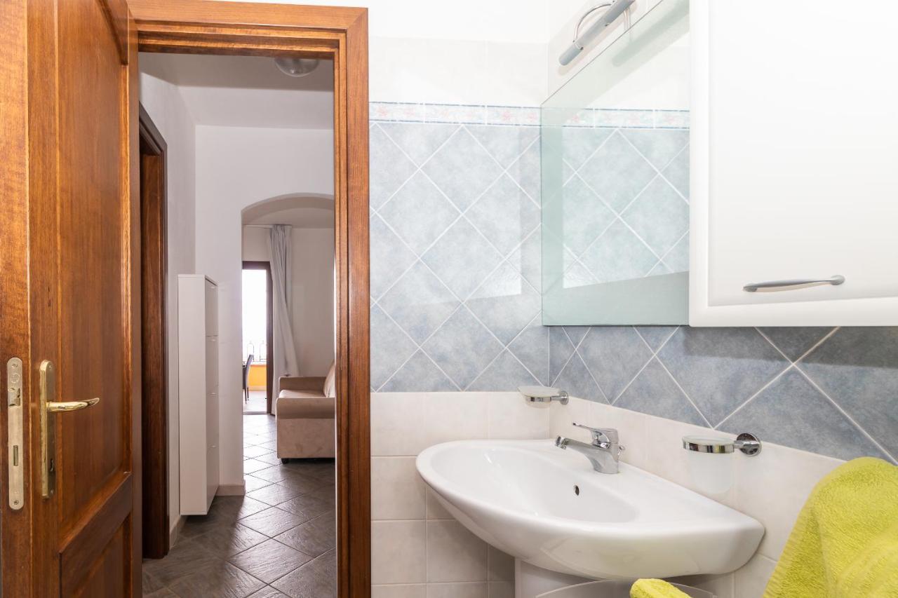 Appartamento Con Piscina 03 Trinita d'Agultu e Vignola Екстер'єр фото